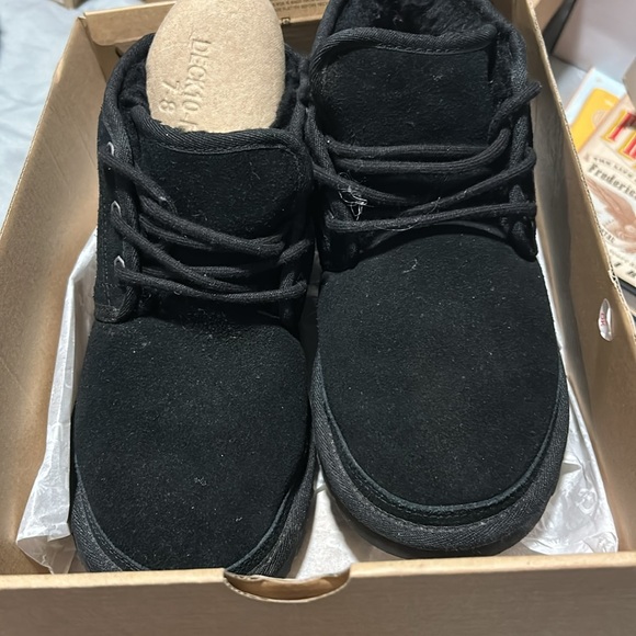 Neumel Uggs - Picture 4 of 6